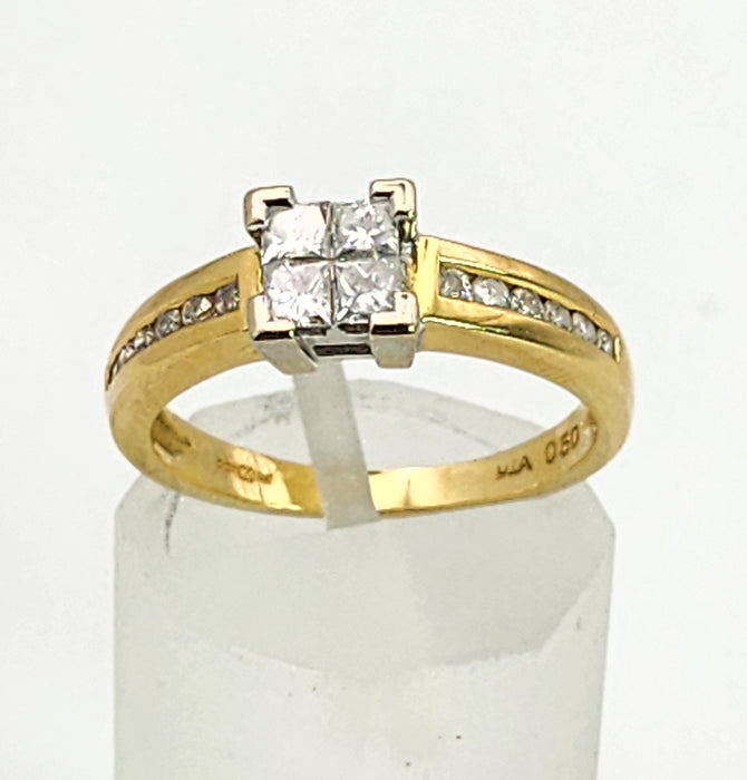 1091: Vintage: 18ct Gold 16 Diamonds Dress Ring- High Calibre,, natural diamonds