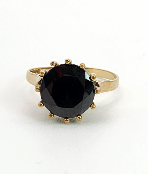 Vintage: 9ct Gold Round Cut Red Garnet Solitaire Ring — From 1974