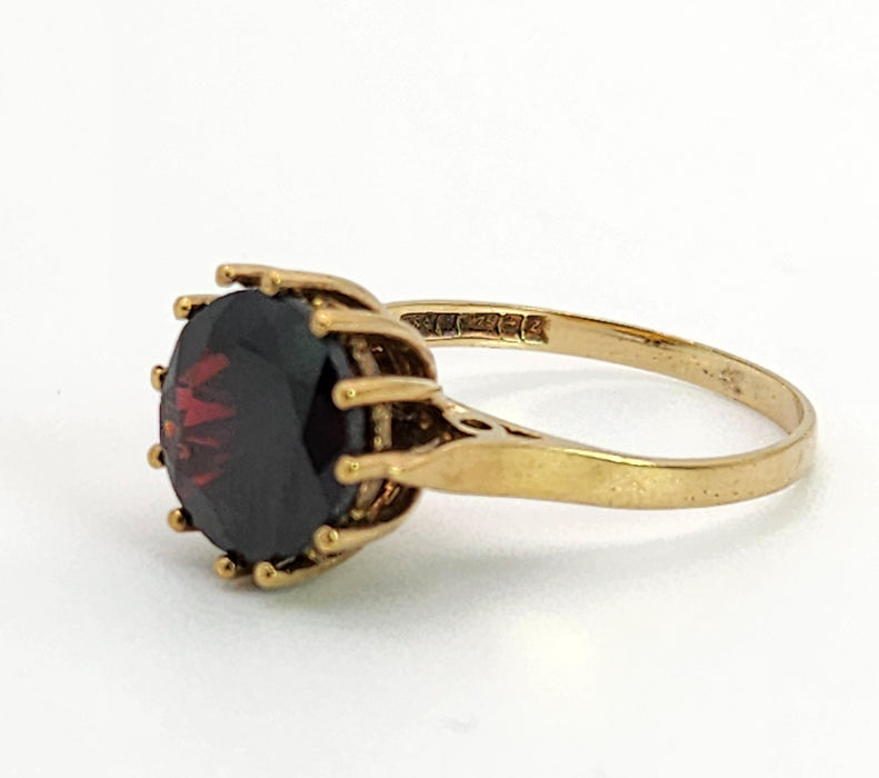 Vintage: 9ct Gold Round Cut Red Garnet Solitaire Ring — From 1974