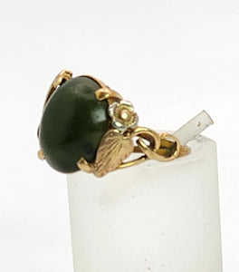 1130: Vintage Rare: 9ct Gold Green Nephrite "Carbuncle" Ring- ornate shan