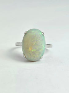 1148: Vintage; 9ct Gold Large White Cabochon Cut Opal Ring