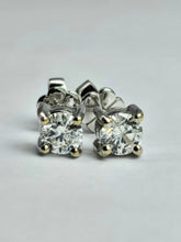 Load image into Gallery viewer, 1152: Vintage:14ct White Gold Round Full Cut Diamonds Stud Earrings
