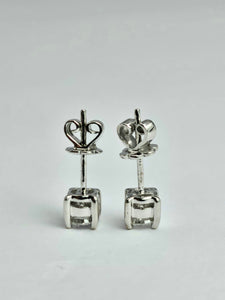 1152: Vintage:14ct White Gold Round Full Cut Diamonds Stud Earrings