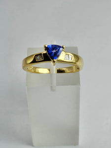 1399: Vintage; 18ct Gold Trillion-Cut Blue Tanzanite Diamonds Dress/Stacker Ring