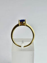 Cargar imagen en el visor de la galería, 1399: Vintage; 18ct Gold Trillion-Cut Blue Tanzanite Diamonds Dress/Stacker Ring
