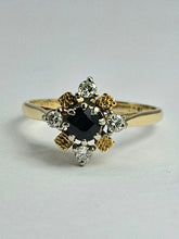 Cargar imagen en el visor de la galería, 1401: Vintage: 18ct Gold French Blue Sapphire Diamonds Flower Head Ring
