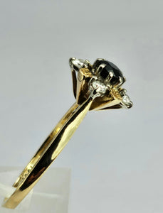 1401: Vintage: 18ct Gold French Blue Sapphire Diamonds Flower Head Ring