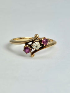 1442: Vintage; 18ct Gold Ruby Diamonds Three Stone Ring
