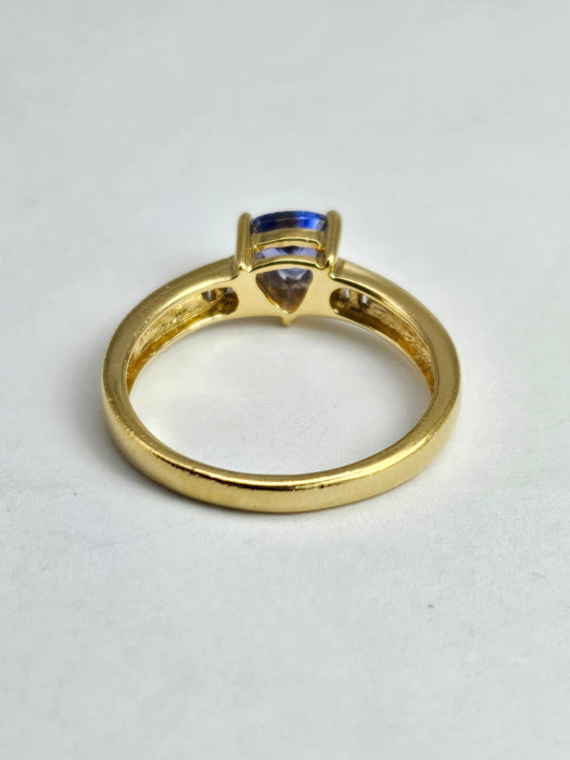 Vintage: 18ct Gold Trillion Cut Tanzanite & Diamond Dress Ring