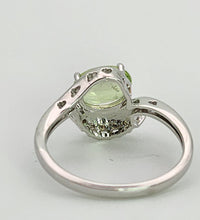 Load image into Gallery viewer, 1384: Vintage: 18ct White Gold Green Paraiba Tourmaline Diamonds Ring- Exquisite
