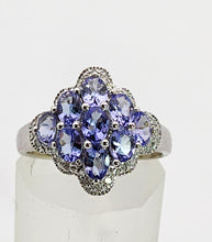 Cargar imagen en el visor de la galería, 1390: Vintage: 14ct White Gold Tanzanites 20 Diamonds Geometric Set Ring- sparkling combination
