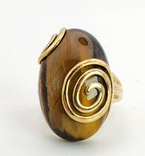 Load image into Gallery viewer, 6008: Vintage: 9ct Gold Large Oval Tiger&#39;s Eye Cocktail Ring- outrageous

