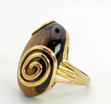 Load image into Gallery viewer, 6008: Vintage: 9ct Gold Large Oval Tiger&#39;s Eye Cocktail Ring- outrageous
