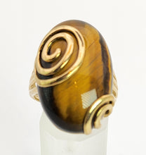 Load image into Gallery viewer, 6008: Vintage: 9ct Gold Large Oval Tiger&#39;s Eye Cocktail Ring- outrageous
