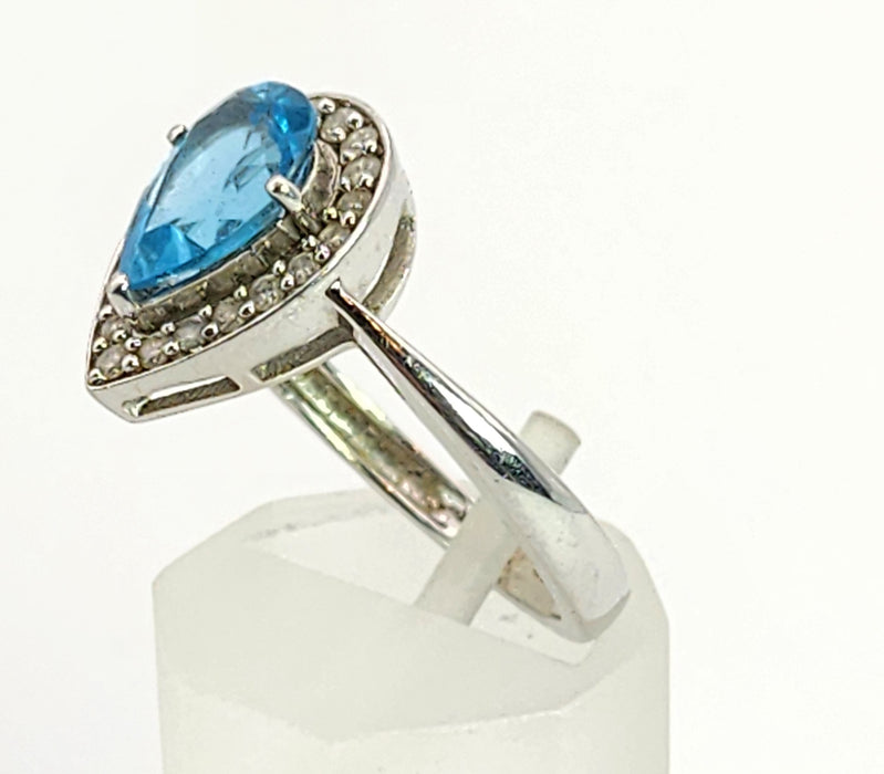 6023:Vintage: 9ct White Gold Pear Cut Vivid Blue Topaz 20 Diamonds Cocktail Ring-superb