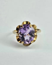 Cargar imagen en el visor de la galería, 1170: Vintage; 9ct Gold Lilac Amethyst Solitaire Ring- mature stone, lovely hues

