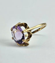 Cargar imagen en el visor de la galería, 1170: Vintage; 9ct Gold Lilac Amethyst Solitaire Ring- mature stone, lovely hues
