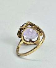 Cargar imagen en el visor de la galería, 1170: Vintage; 9ct Gold Lilac Amethyst Solitaire Ring- mature stone, lovely hues
