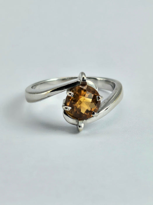 1236: Vintage: 18ct White Gold Round Cut Yellow Citrine Illusion Set Dress Ring- Lush!