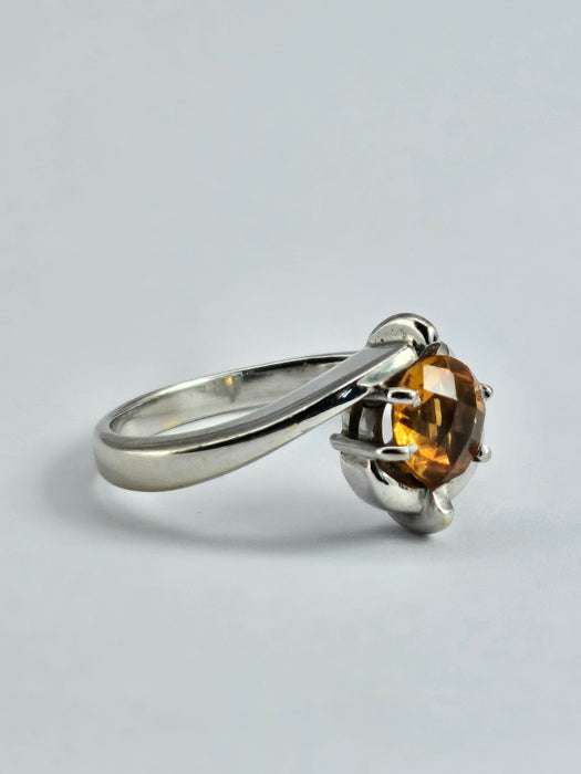 1236: Vintage: 18ct White Gold Round Cut Yellow Citrine Illusion Set Dress Ring- Lush!