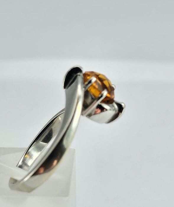 1236: Vintage: 18ct White Gold Round Cut Yellow Citrine Illusion Set Dress Ring- Lush!
