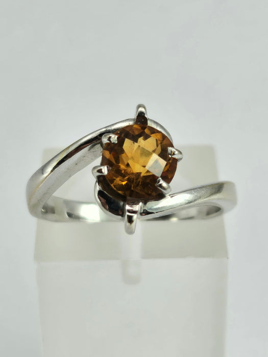 1236: Vintage: 18ct White Gold Round Cut Yellow Citrine Illusion Set Dress Ring- Lush!