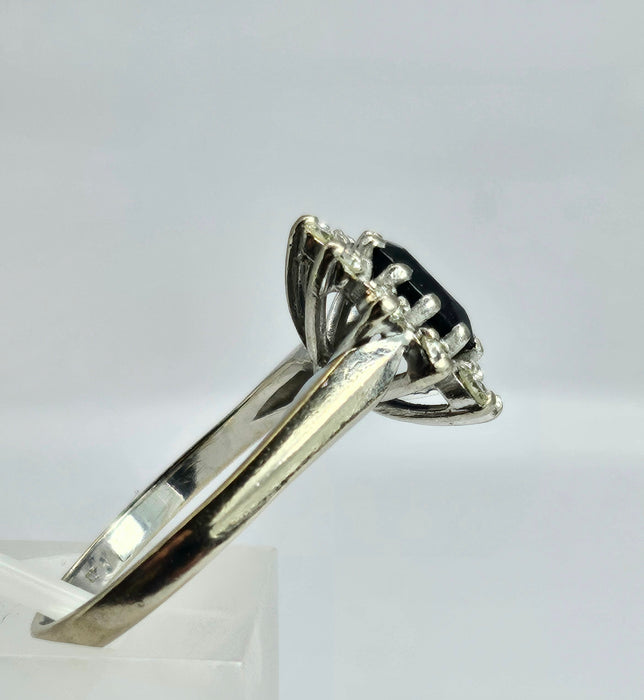 1469: Vintage: 18ct White Gold French Blue Sapphire Diamonds Diana Cluster Ring