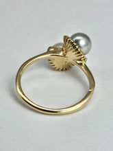 Cargar imagen en el visor de la galería, 1145: Vintage: 9ct Gold Silver &amp; Cream Cultured Pearl Dress Ring- lovely contrast
