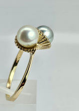Cargar imagen en el visor de la galería, 1145: Vintage: 9ct Gold Silver &amp; Cream Cultured Pearl Dress Ring- lovely contrast
