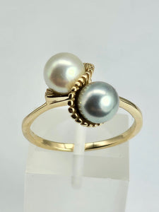 1145: Vintage: 9ct Gold Silver & Cream Cultured Pearl Dress Ring- lovely contrast