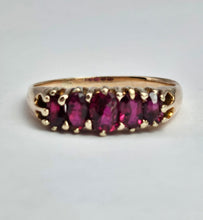 Cargar imagen en el visor de la galería, 1173: Vintage: Rare - 9ct Gold 5-Stone Rubies Scroll Set Ring
