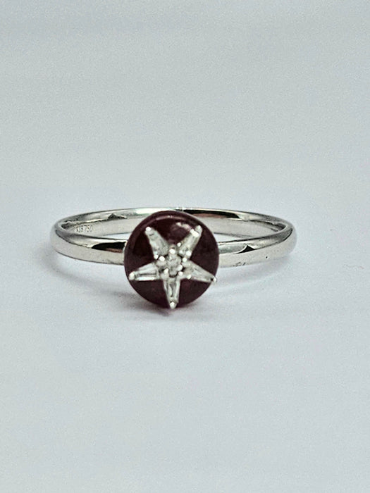 1500: Vintage: 18ct White Gold Ruby Dress/Stacker&nbsp; Ring- petite, cute, sparkly