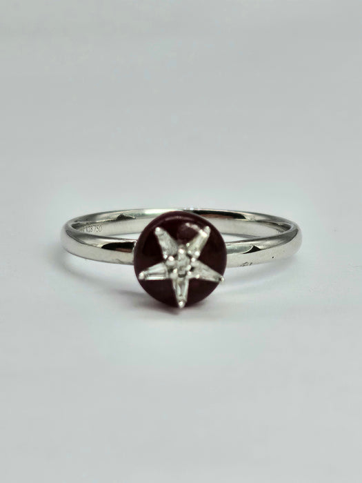 1500: Vintage: 18ct White Gold Ruby Dress/Stacker&nbsp; Ring- petite, cute, sparkly