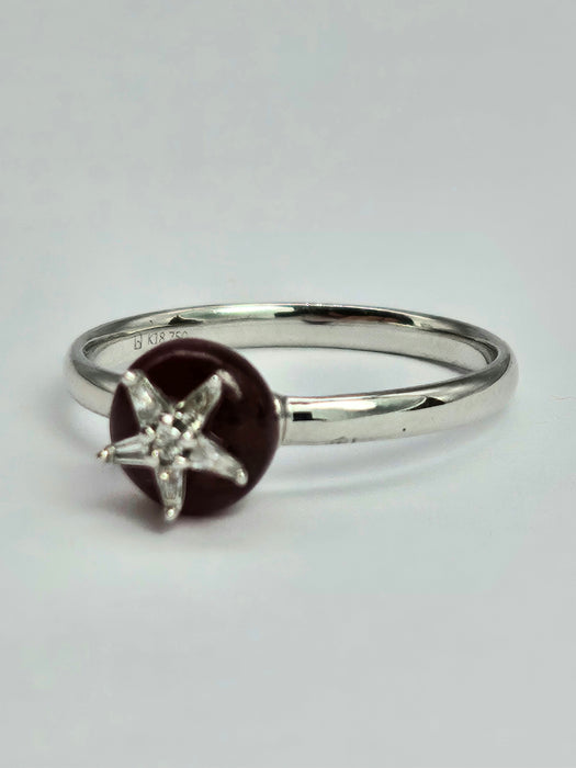 1500: Vintage: 18ct White Gold Ruby Dress/Stacker&nbsp; Ring- petite, cute, sparkly