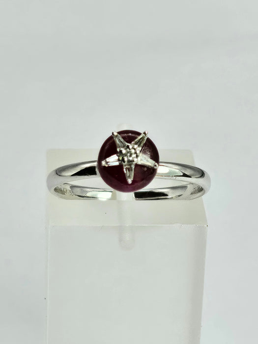 1500: Vintage: 18ct White Gold Ruby Dress/Stacker&nbsp; Ring- petite, cute, sparkly