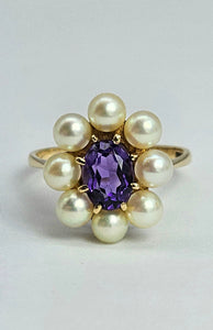 1358: Vintage 9ct Gold Amethyst Pearls Flower Head Ring- finest quality