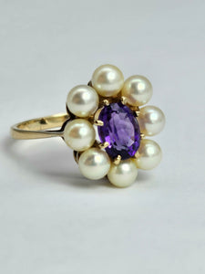1358: Vintage 9ct Gold Amethyst Pearls Flower Head Ring- finest quality
