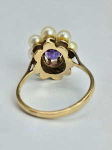 1358: Vintage 9ct Gold Amethyst Pearls Flower Head Ring- finest quality