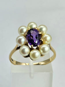 1358: Vintage 9ct Gold Amethyst Pearls Flower Head Ring- finest quality