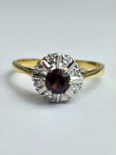 Cargar imagen en el visor de la galería, 1365: Vintage: 18ct Gold Tourmaline Diamonds Target Ring- striking colours
