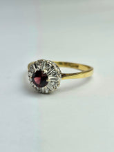Cargar imagen en el visor de la galería, 1365: Vintage: 18ct Gold Tourmaline Diamonds Target Ring- striking colours
