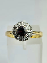 Cargar imagen en el visor de la galería, 1365: Vintage: 18ct Gold Tourmaline Diamonds Target Ring- striking colours
