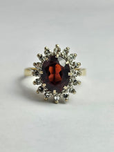 Load image into Gallery viewer, 1368: Vintage: 18ct Gold Pyrobe Garnet Diamonds Flower Head Ring- exceptional
