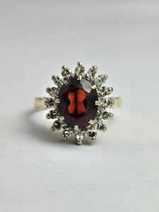 1368: Vintage: 18ct Gold Pyrobe Garnet Diamonds Flower Head Ring- exceptional