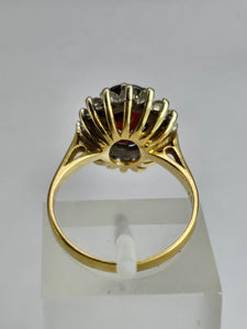 1368: Vintage: 18ct Gold Pyrobe Garnet Diamonds Flower Head Ring- exceptional