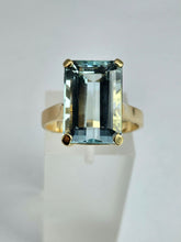 Cargar imagen en el visor de la galería, 1369:  Vintage; 14ct Gold Large (8ct) Emerald Cut Aquamarine Cocktail Ring
