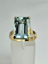 Cargar imagen en el visor de la galería, 1369:  Vintage; 14ct Gold Large (8ct) Emerald Cut Aquamarine Cocktail Ring
