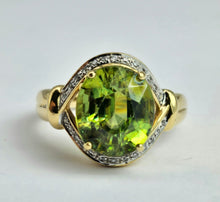 Load image into Gallery viewer, 1455: Vintage: 18ct Gold Peridot Diamonds Cocktail Ring- exquisite statement piece
