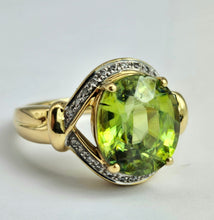 Load image into Gallery viewer, 1455: Vintage: 18ct Gold Peridot Diamonds Cocktail Ring- exquisite statement piece
