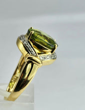 Load image into Gallery viewer, 1455: Vintage: 18ct Gold Peridot Diamonds Cocktail Ring- exquisite statement piece
